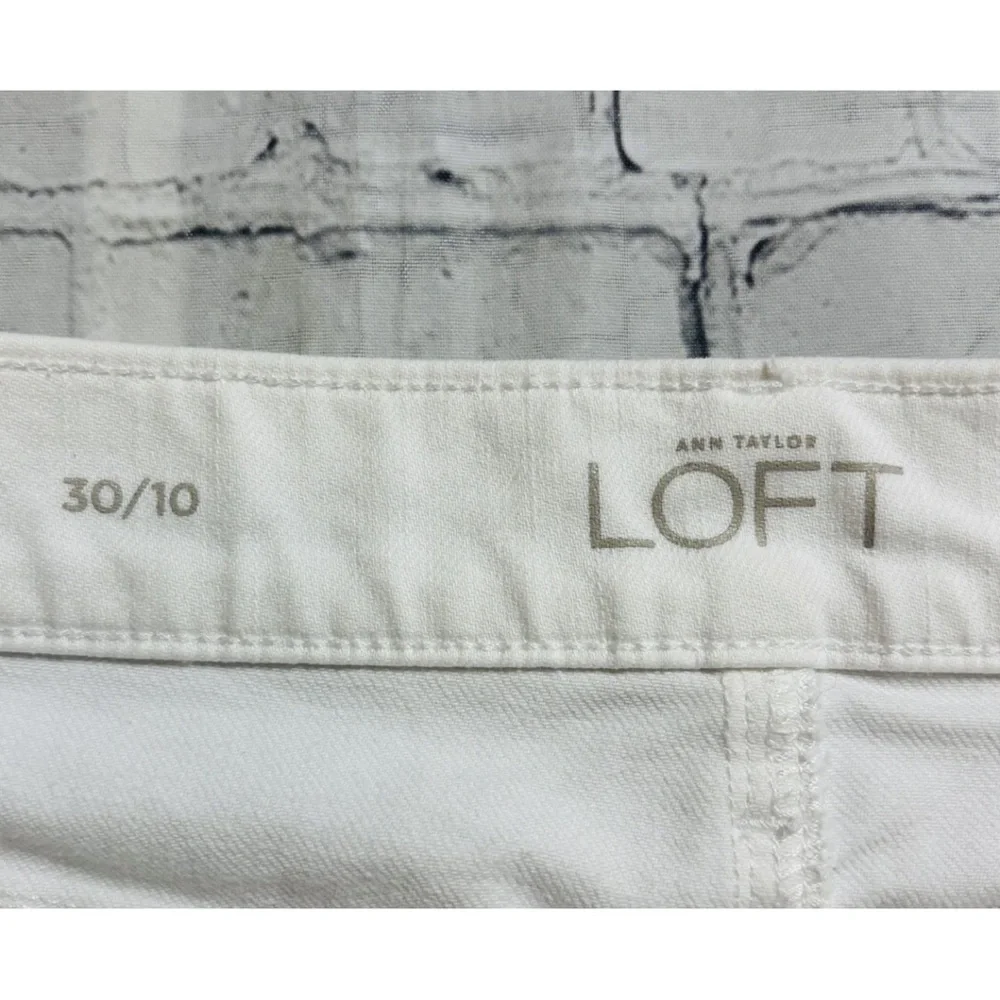 LOFT White Denim Mini Skirt Size 10 30 Straight Stretch Raw Hem Distressed
